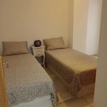 Bay Sun Apartment *