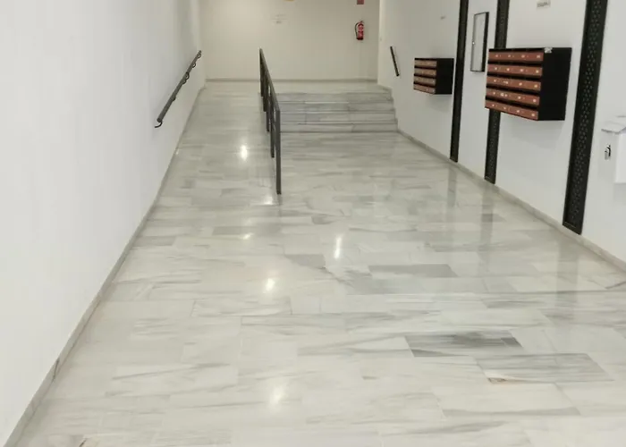 Bay Sun アパート カルプ